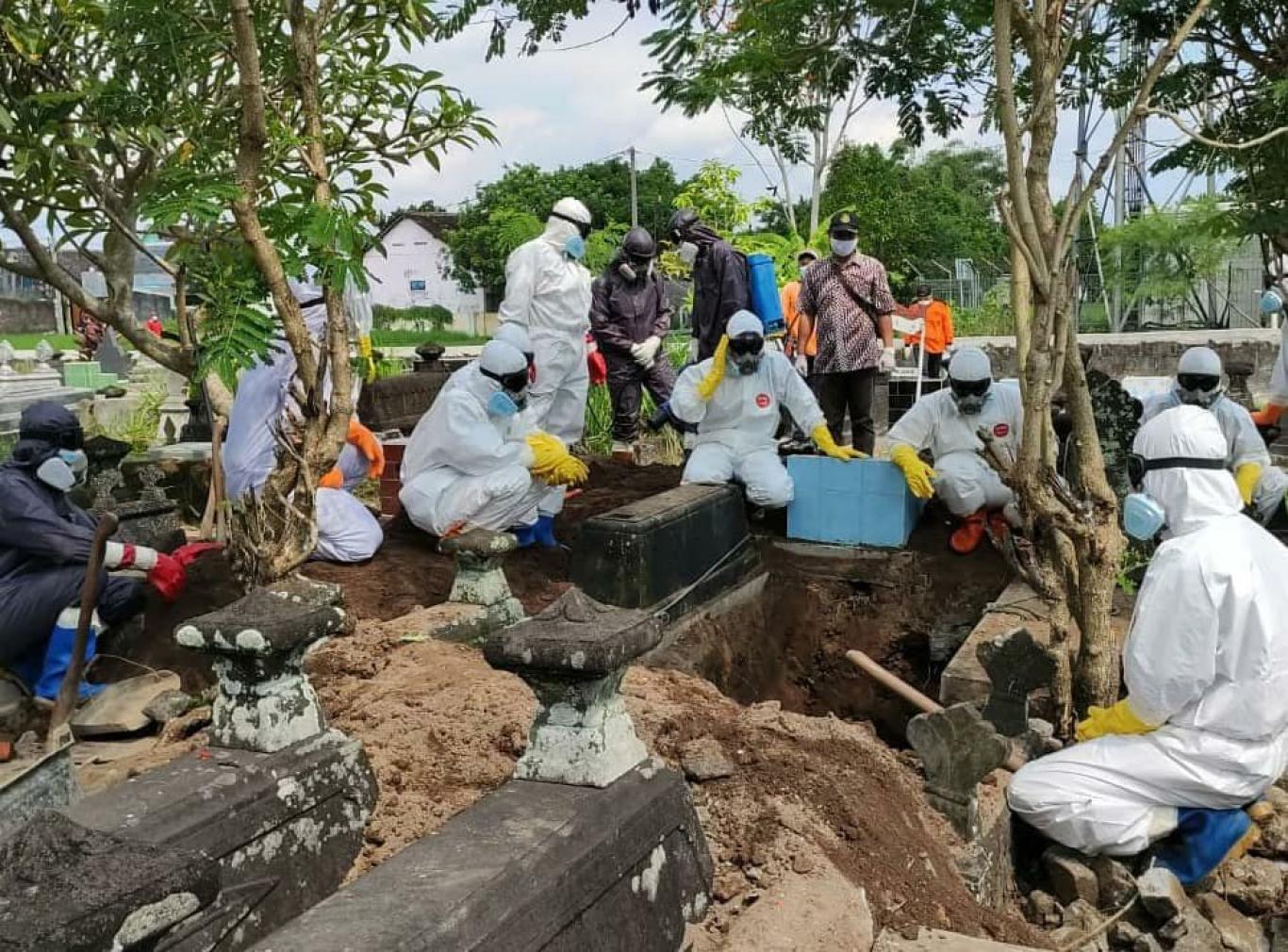 Pemakaman Jenazah Covid-19 oleh FPRB Punokawan