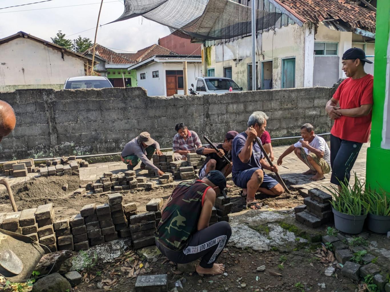 Kerja Bakti Perbaikan Jalan Kampung RT.09 Sumberan