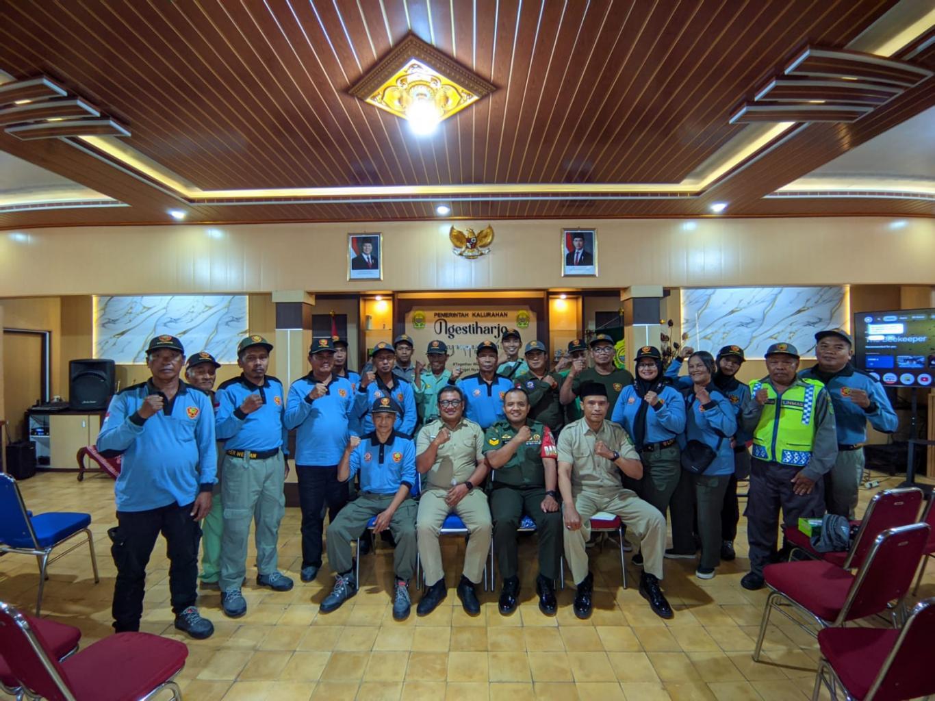 Peningkatan Kapasitas Satlinmas Ngestiharjo