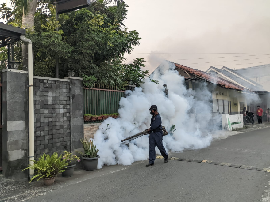Pelaksanaan Fogging di Wilayah Cungkuk RT 06 dan Cebongan RT 11