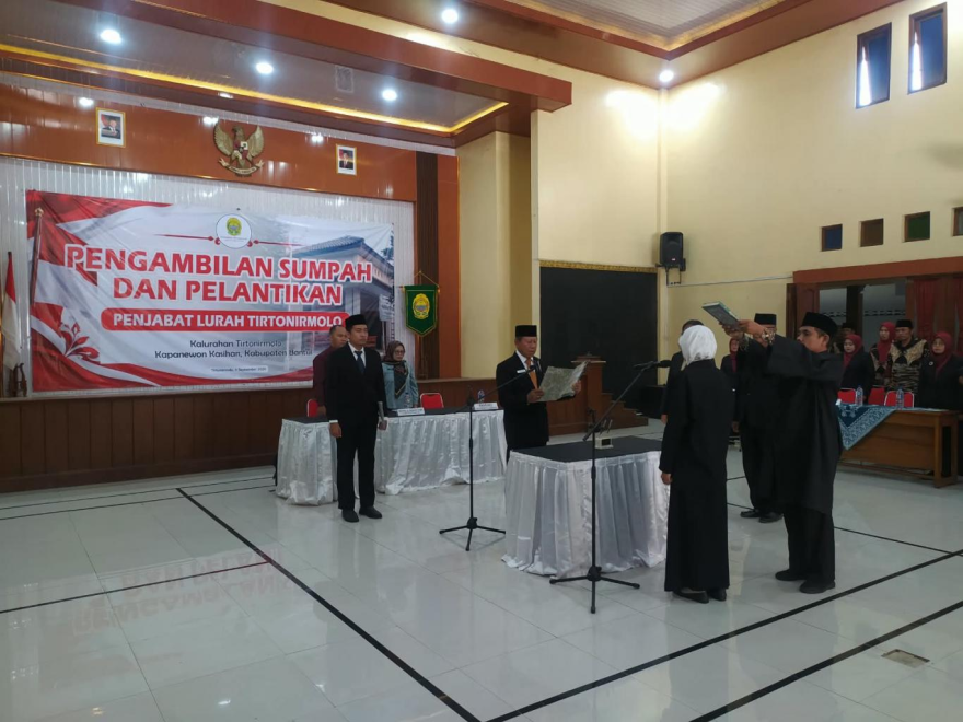 Pengambilan Sumpah & Pelantikan Penjabat Lurah Tirtonirmolo